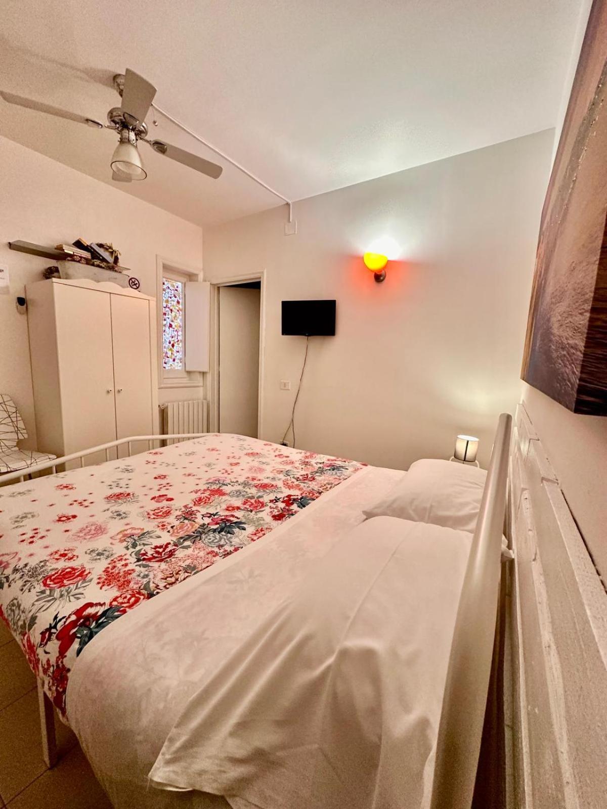לינה וארוחת בוקר פולינאנו א מארה A Casa Di Anna מראה חיצוני תמונה